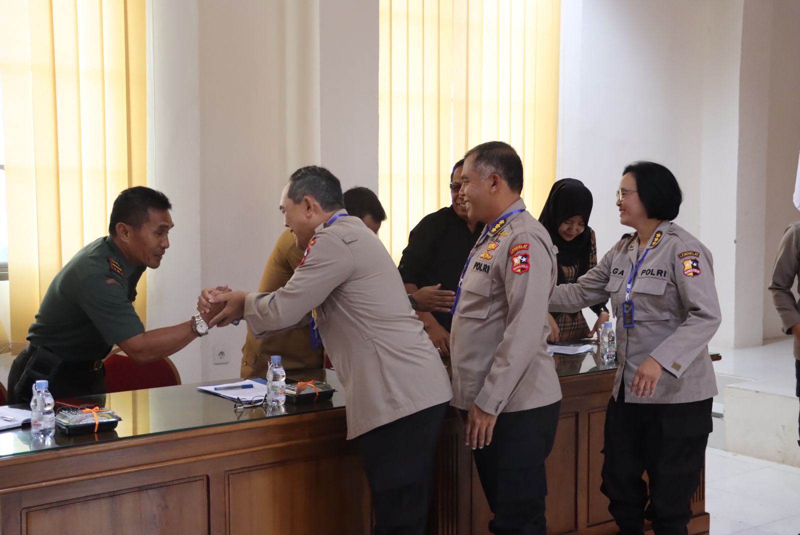 Topigini burishgan qizning porno videosi